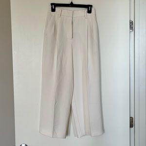 Aritzia Wilfred Effortless Cropped Pant in Light Birch, size 2